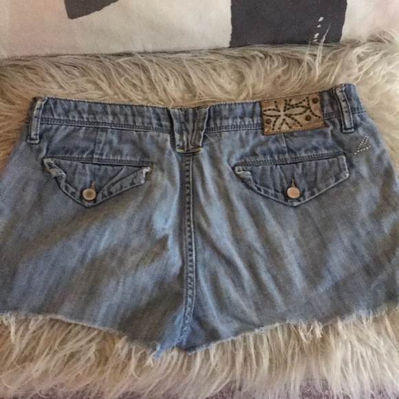 Adorable denim shorts - Picture 2 of 2
